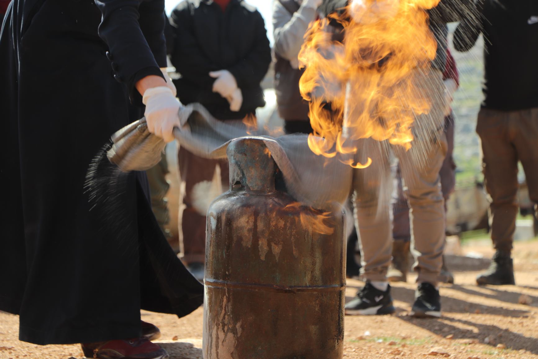 توزيع الفحم و المواقد 